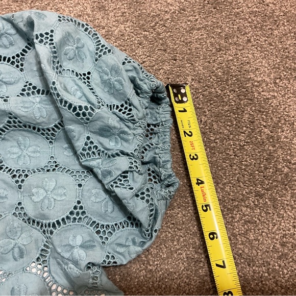 Never a Wallflower Gathered V-Neck Top Beryl Blue Eyelet Size XS - Picture 12 of 12